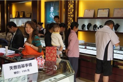 香港佳珀隆翡翠加盟 開(kāi)啟珠寶首飾零售的璀璨之旅